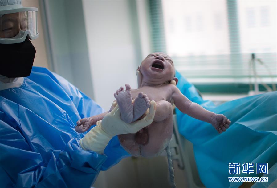 (新華全媒頭條·圖文互動(dòng))(11)武漢24小時(shí)