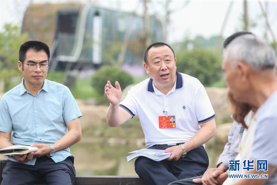 （新華全媒頭條·兩會(huì)精神看落實(shí)·圖文互動(dòng)）（2）整體謀劃、系統(tǒng)升級(jí)、全面提升——落實(shí)全國兩會(huì)精神織牢織密公共衛(wèi)生防護(hù)網(wǎng)