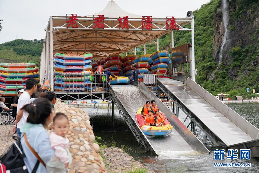 （新華全媒頭條·走向我們的小康生活·圖文互動）（6）長城腳下，小康村串成“珍珠鏈”